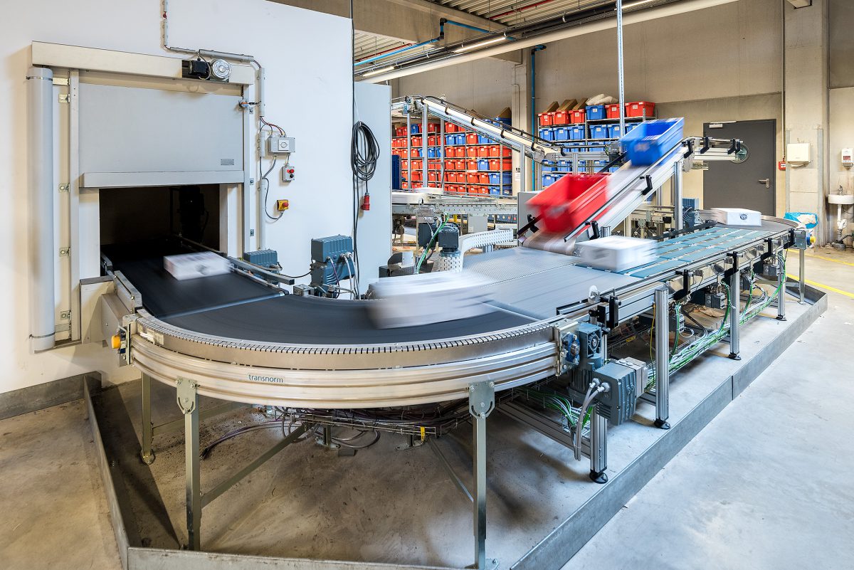Onze componenten zijn standaard, maar uw sorteersysteem is dat niet. Wij creëren op maat gemaakte systemen die uw productieproces verbeteren.